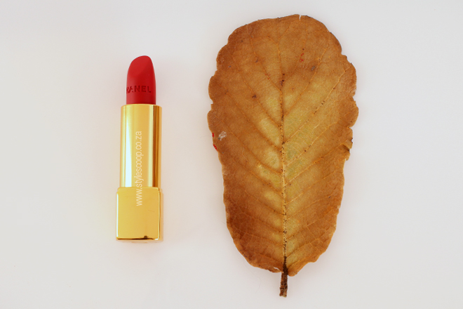 chanel-autumn-winter-2015-2016-makeup-collection-review-lips-rouge-allure-velvet-La-Bouleversante