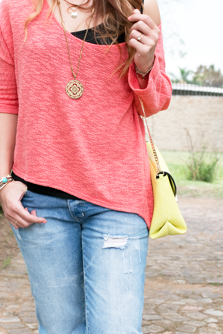 coral-sweater-outfit-ideas