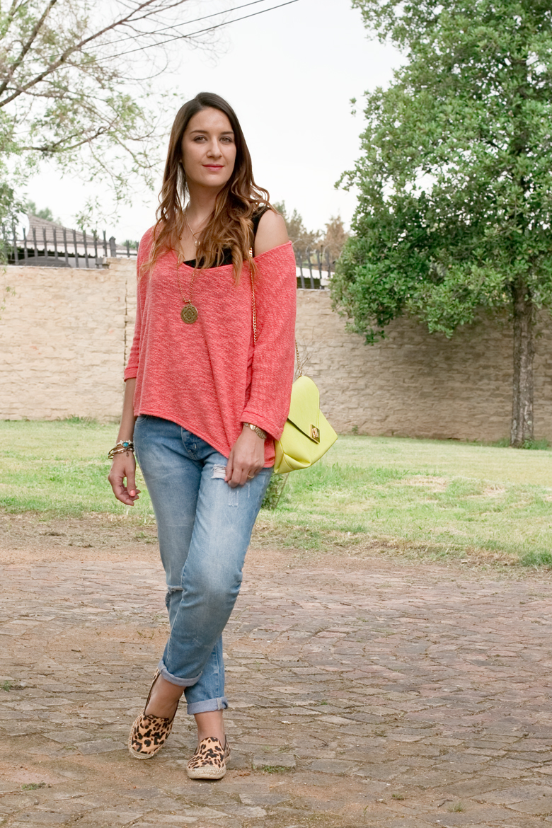 leopard-espadrilles-coral-jumper-yellow-bag-distressed-jeans-outfit-6