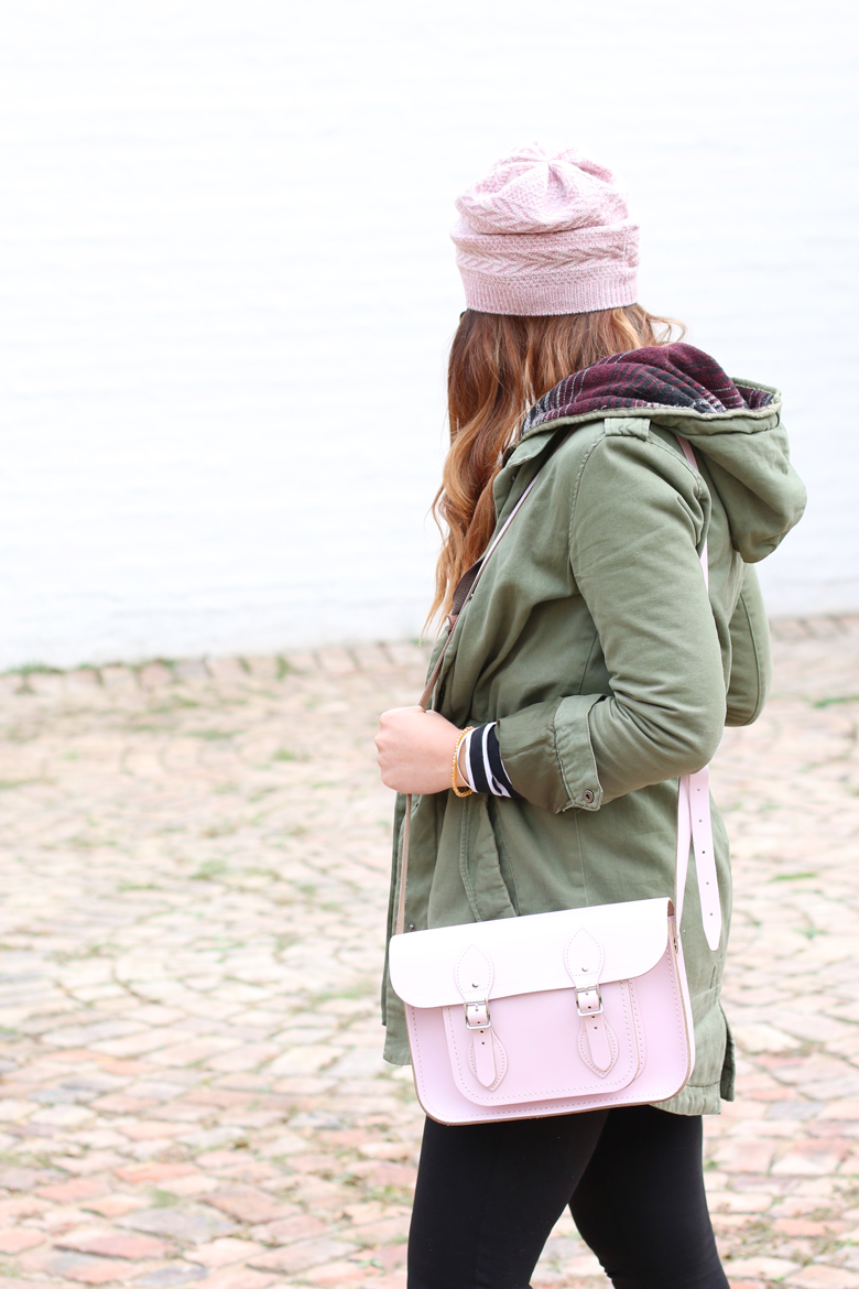 pink-beanie-outfit
