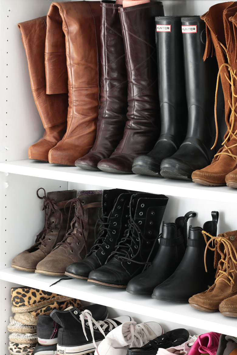 stylescoop-closet-room-blogger-closets-shoe-wall-5685